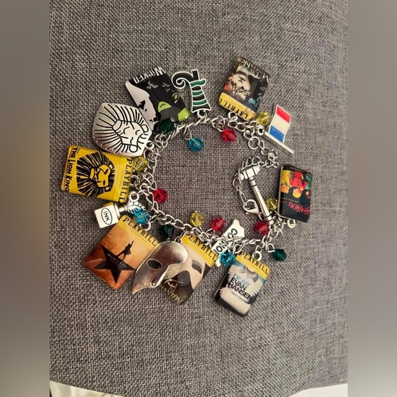 Anime Bracelet Dangling Bracelet New Jewelry - Picture 1 of 3